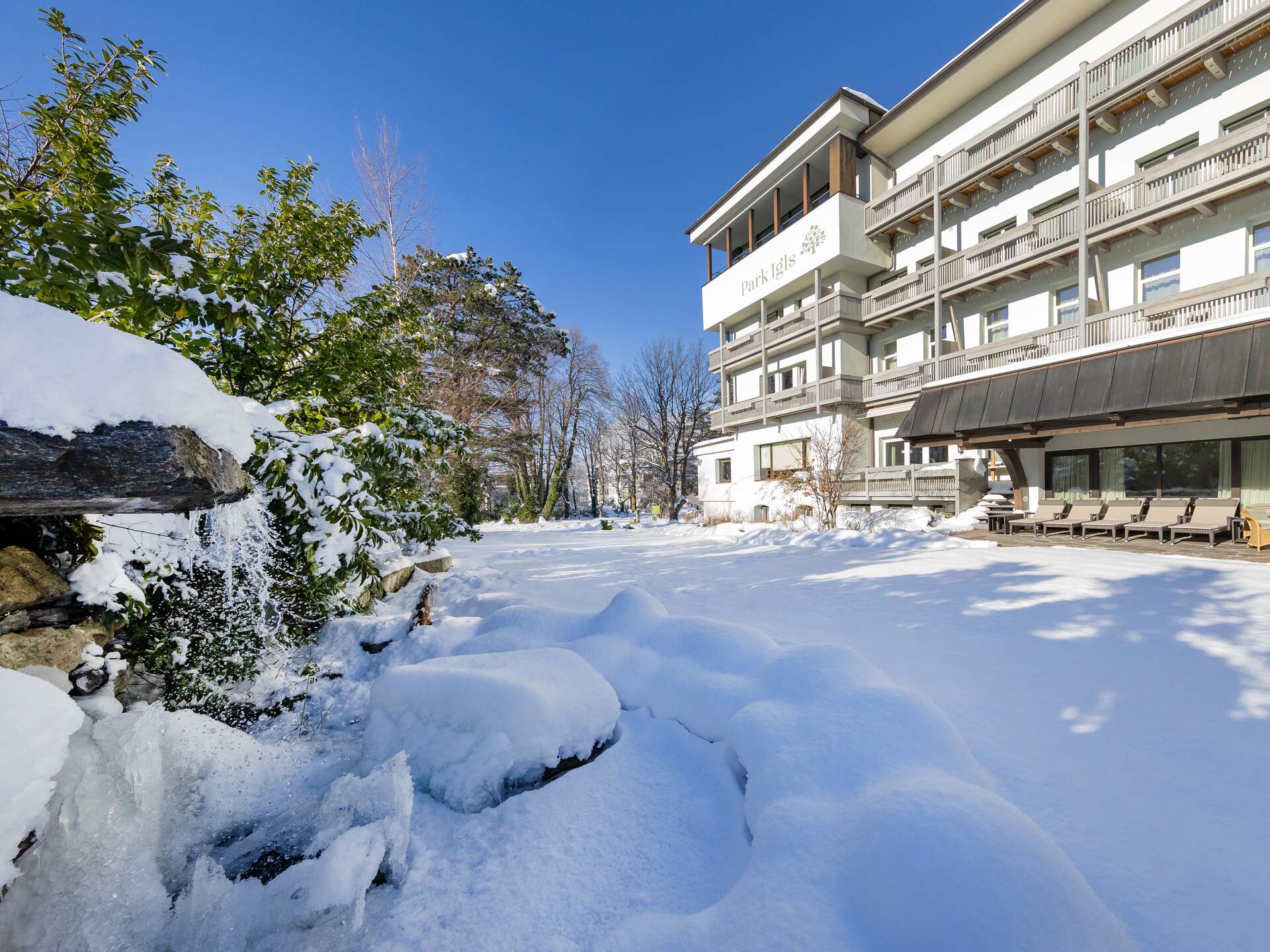 Außenansicht Park Igls im Winter