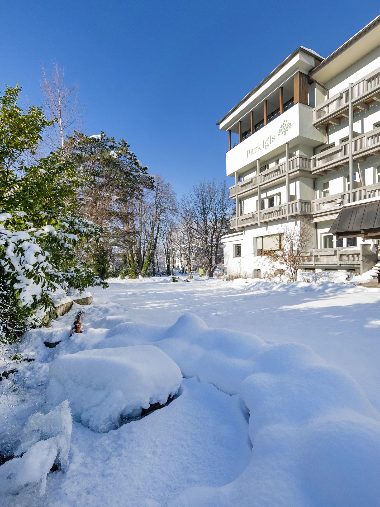 Außenansicht Park Igls im Winter