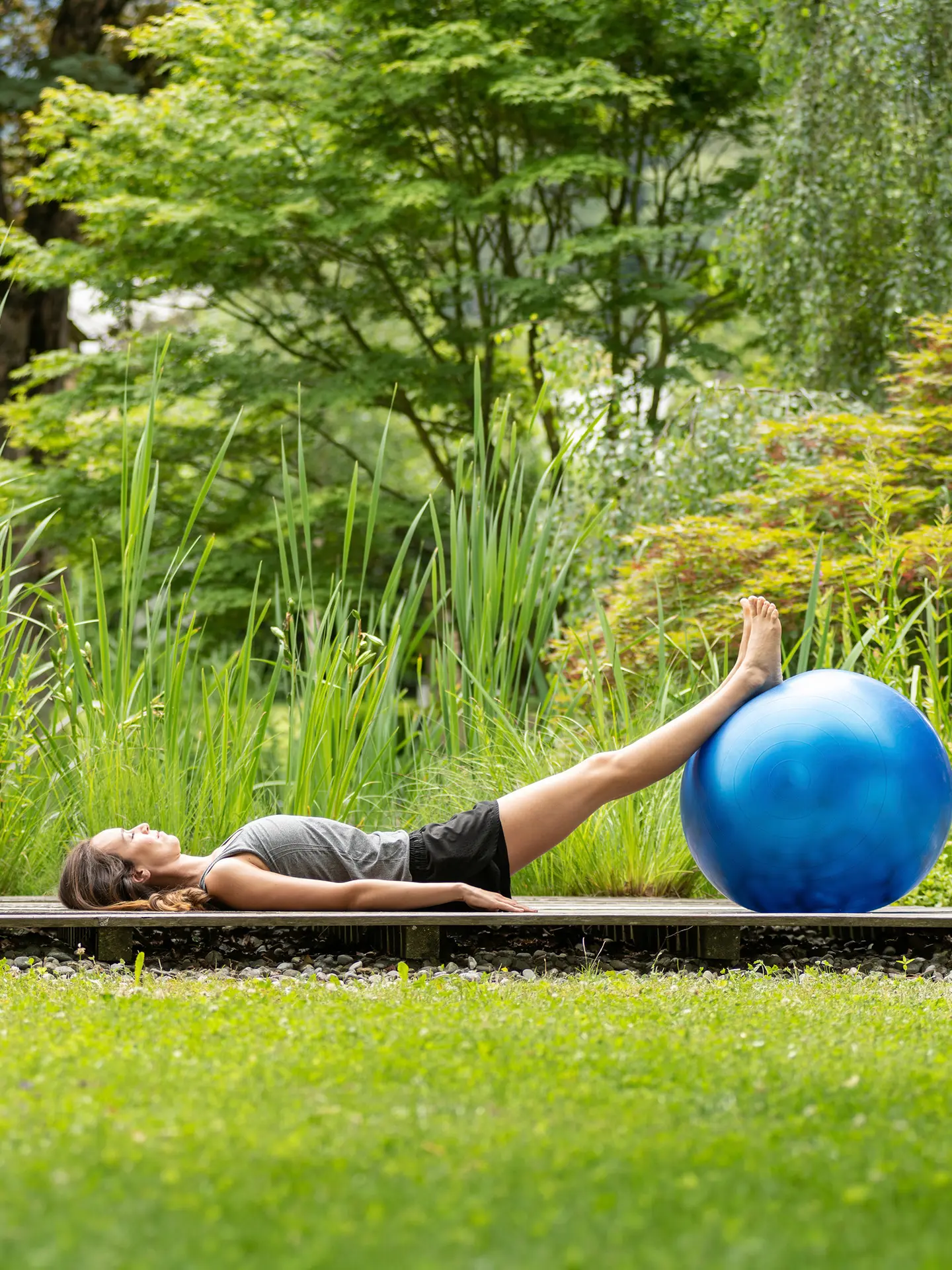 Fitnessübung im Park