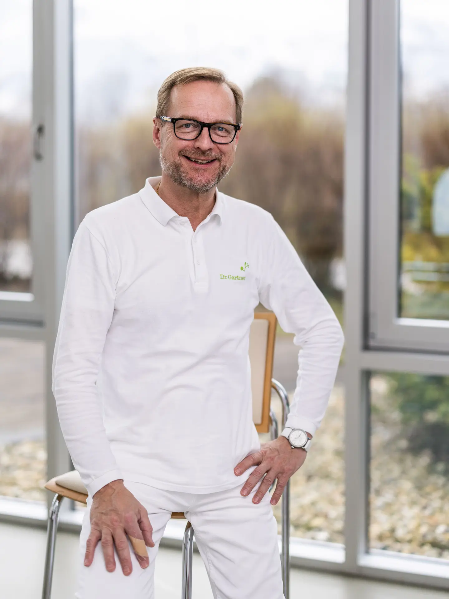 Dr. Gartner in conversation