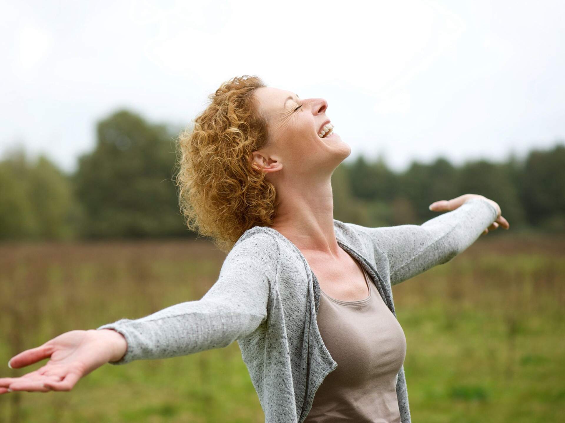 Frau genießt Training